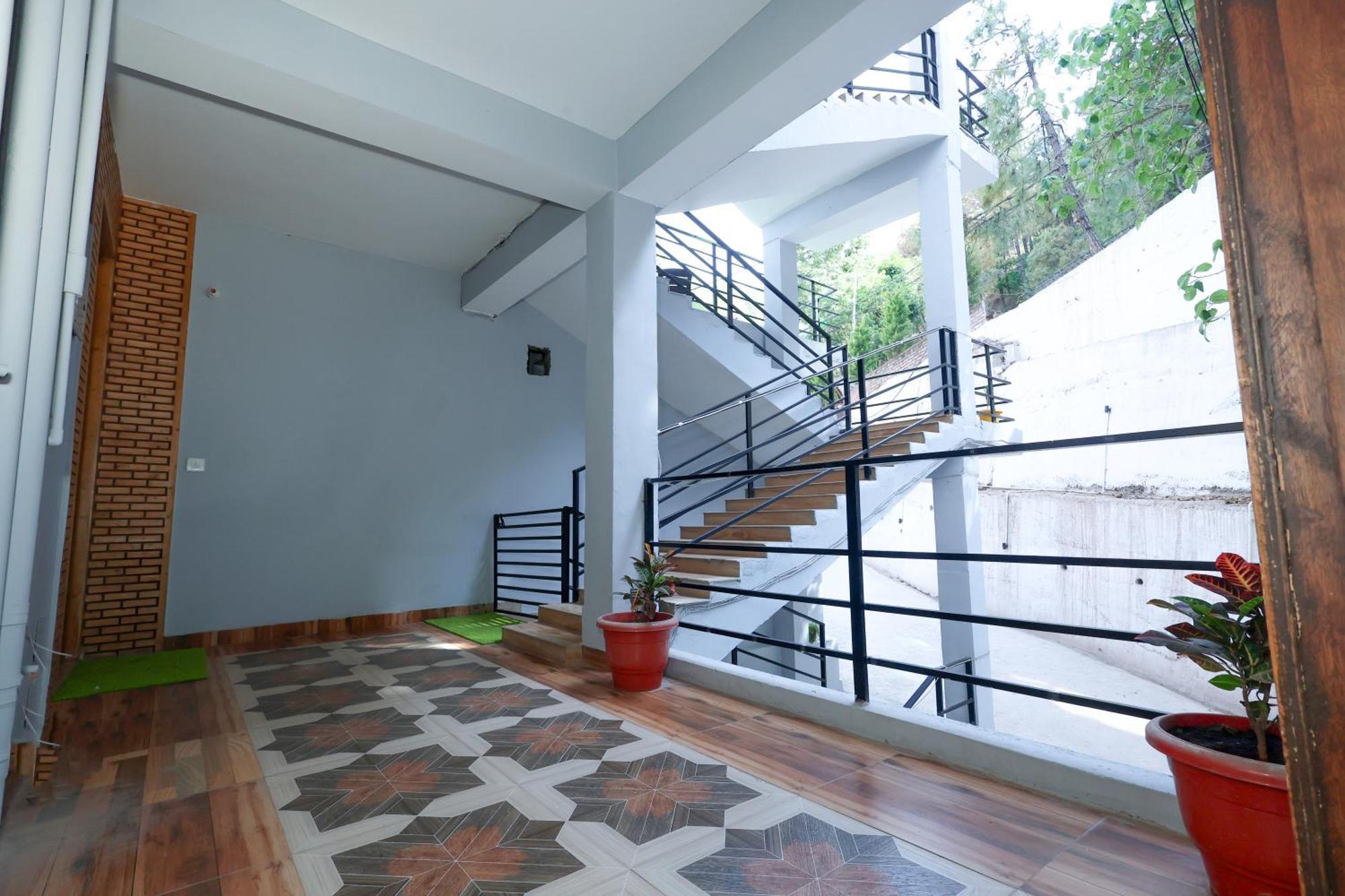 Cozy Heavenn 2Bhk I Kasauli I Mountain View 93O68I282O Apartamento Exterior foto